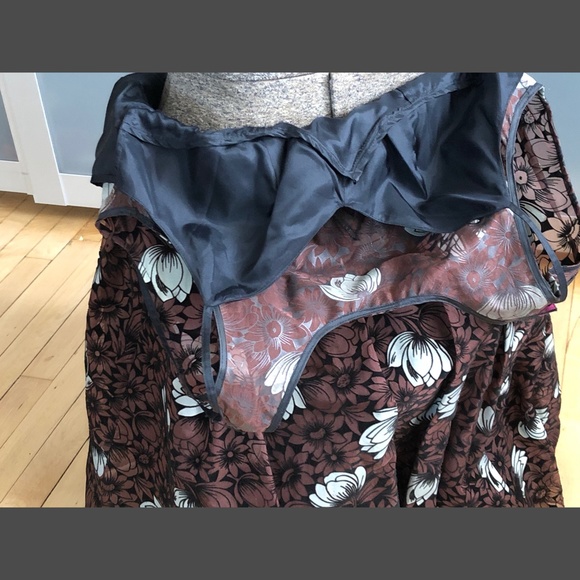 Sleeveless Silk Flocked Party Dress - Picture 5 of 6